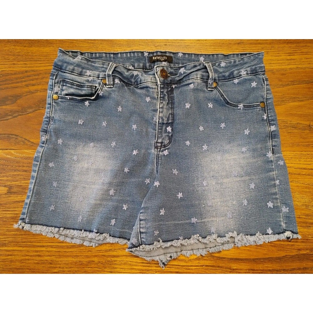 Fringed Star Spangled Relativity 14 Shorts Women 32 Waist, 10.5 Rise, 5 Inseam
